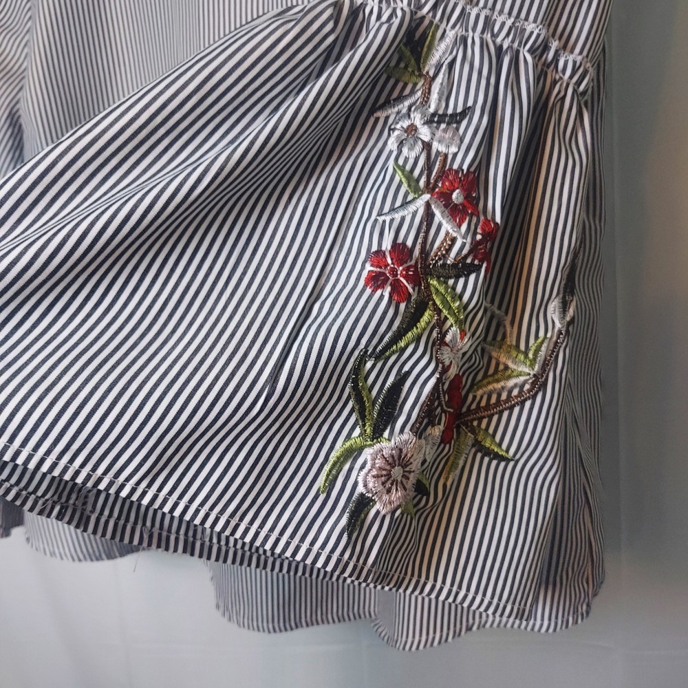 Stem & Vine Striped Floral Embroidered Bell Sleeve‎ Blouse Womens Size L - Picture 7 of 9